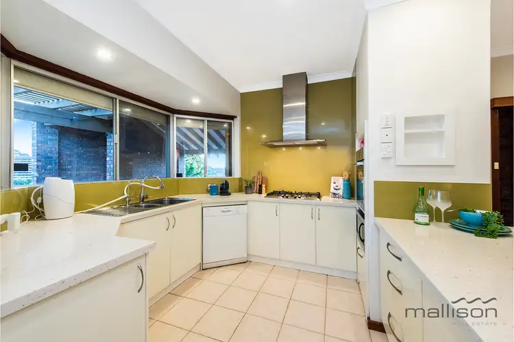 16 Grenfell Way, Leeming WA 6149