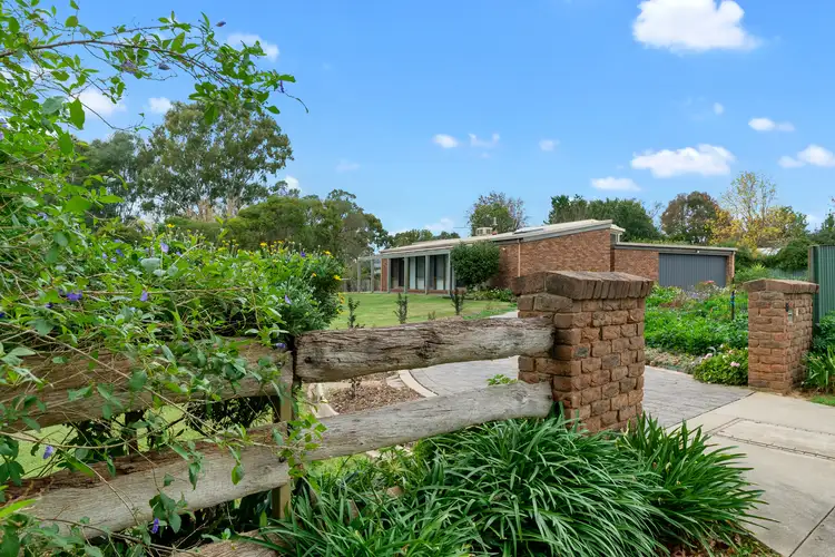 16 Gayer Avenue, Wangaratta VIC 3677