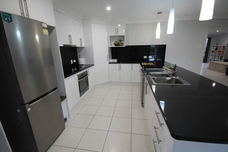 Fifth view of Homely house listing, 10 Lavena Court, Stanthorpe QLD 4380