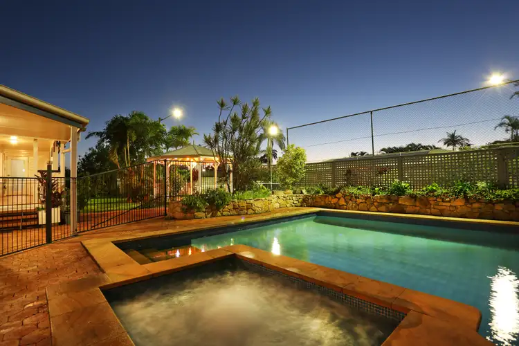 2 Kiwi Court, Ooralea QLD 4740