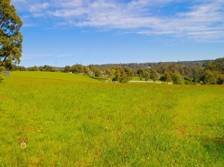 9 Gordon Grove, Kinglake VIC 3763
