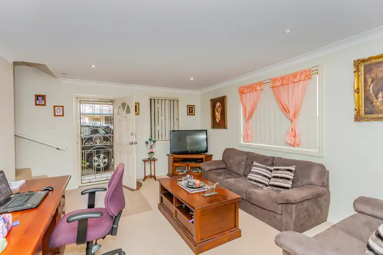 Second view of Homely unit listing, 2/25 Oak Circuit, Raymond Terrace NSW 2324