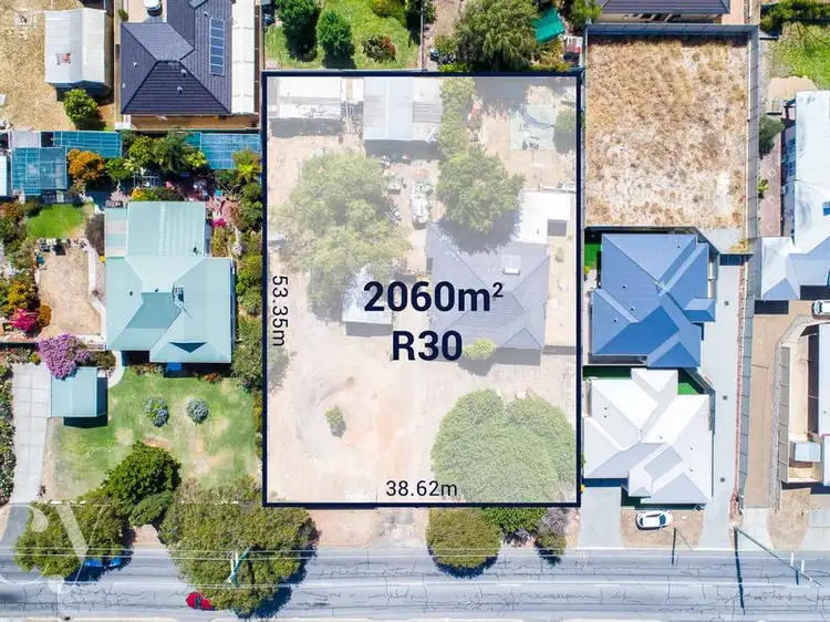 298 Wharf Street, Queens Park WA 6107