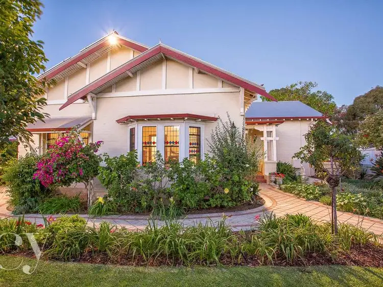 18 Irwin Street, East Fremantle WA 6158