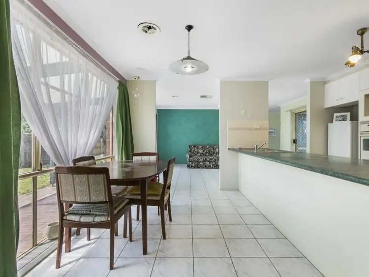 Fifth view of Homely house listing, 8 Parade Court, Sunbury VIC 3429