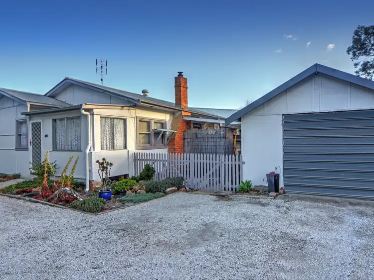 389 Princes Highway, Bomaderry NSW 2541