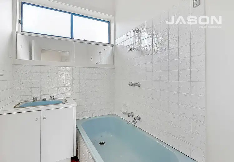 Fifth view of Homely unit listing, 2/27 Gladstone Park Drive, Gladstone Park VIC 3043