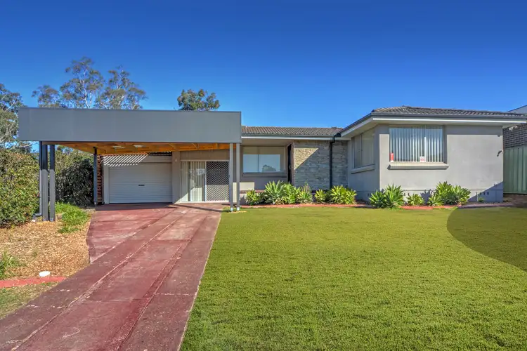 4 Yeovil Drive, Bomaderry NSW 2541