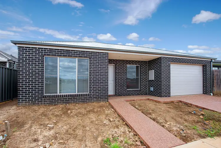 1/124 Oakbank Boulevard, Whittlesea VIC 3757
