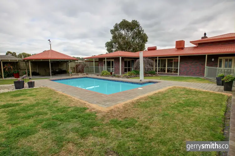 Fifth view of Homely house listing, 2 Weldon Power Court, Horsham VIC 3400