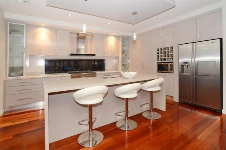 Second view of Homely house listing, 86 Elizabeth Drive, Lalor VIC 3075