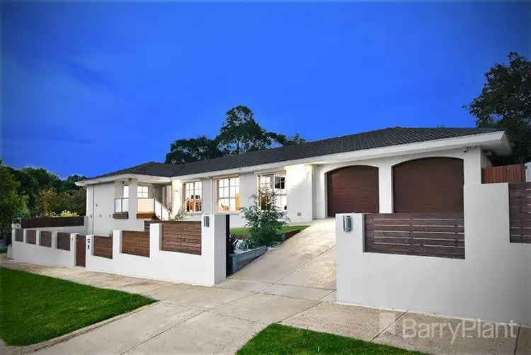 17 Radleigh Drive, Wheelers Hill VIC 3150