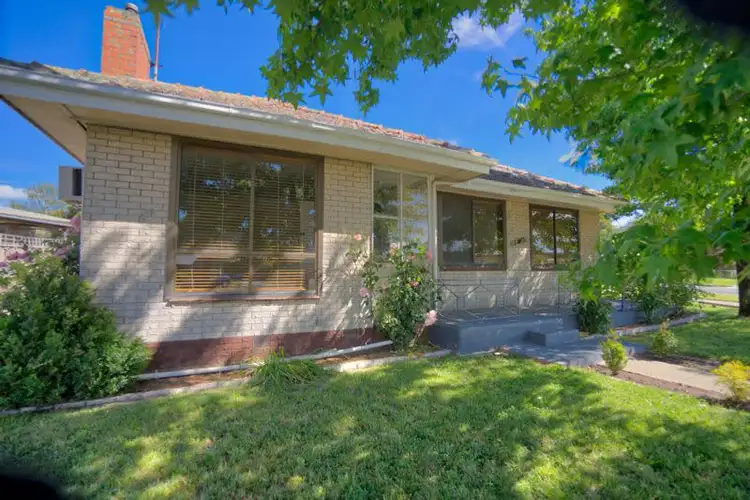 2 Boronia Grove, Wendouree VIC 3355