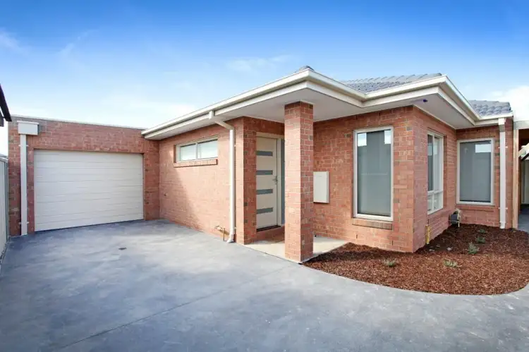 2/52 Cary Street, Sunshine North VIC 3020