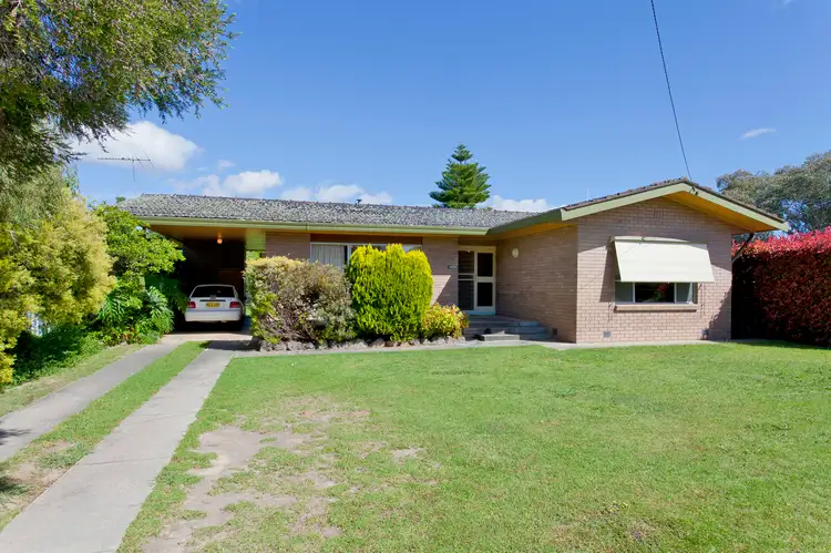 557 Hague Street, Lavington NSW 2641