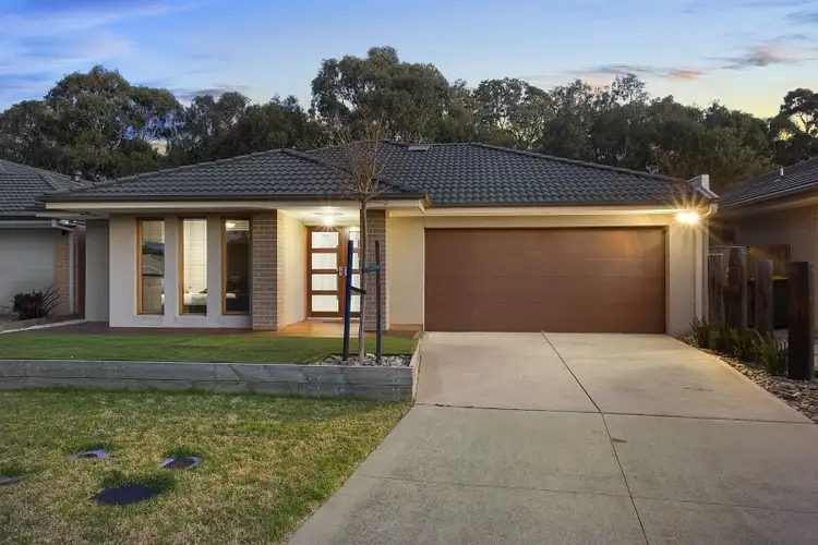8 Chichester Close, Sandhurst VIC 3977