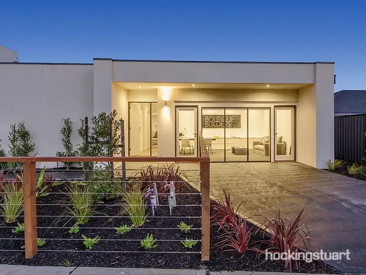 21 CAVALIER DRIVE, Craigieburn VIC 3064