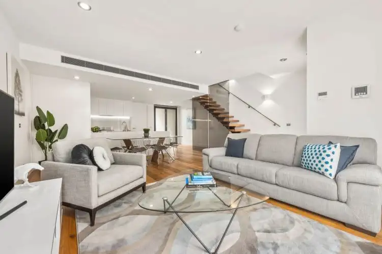13/8 Cobden Street, Kew VIC 3101
