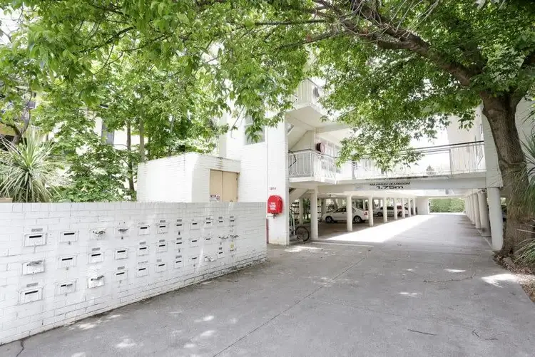 1/4 Wando Grove, St Kilda East VIC 3183