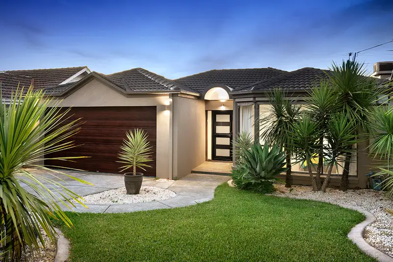 Main view of Homely unit listing, 1/11 Elm Tree Road, Doncaster VIC 3108