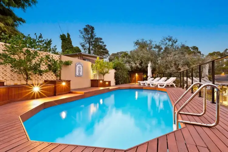 16 Orchard Ave, Eltham North VIC 3095
