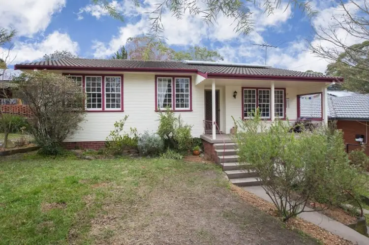 8 David Road East, Springwood NSW 2777