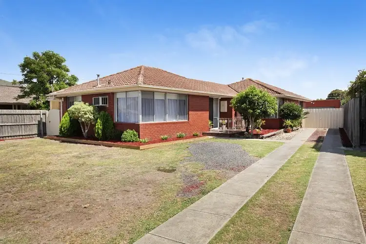 7 Aylesbury Crescent, Gladstone Park VIC 3043
