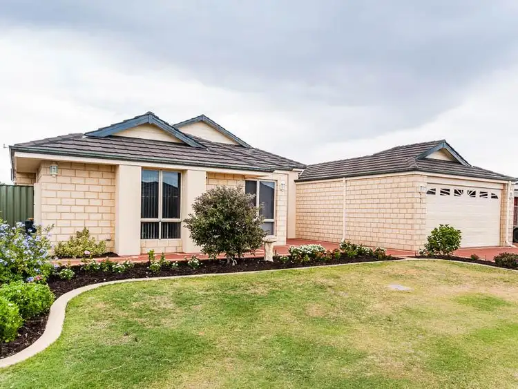 Second view of Homely house listing, 7 Augustus Court, Aubin Grove WA 6164