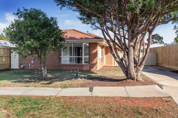 73 Mowbray Crescent, Kurunjang VIC 3337