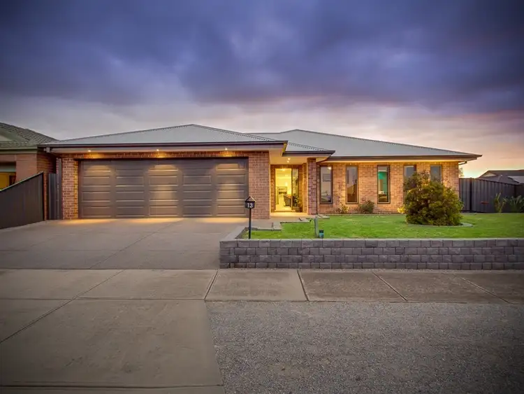 13 Bridgewater Way, Truganina VIC 3029