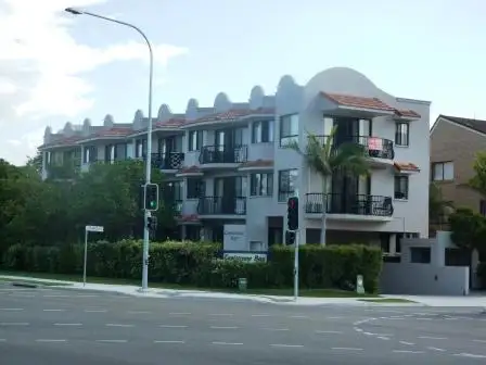 8/2 Broad St, Labrador QLD 4215