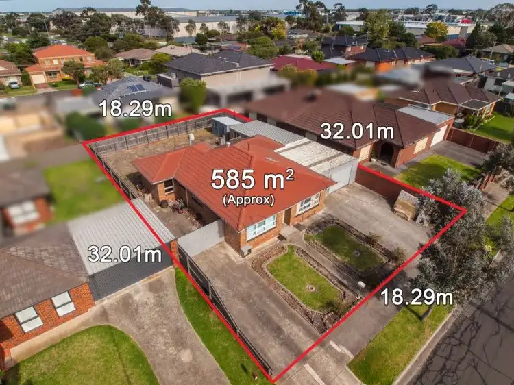 17 Larissa Avenue, Tullamarine VIC 3043