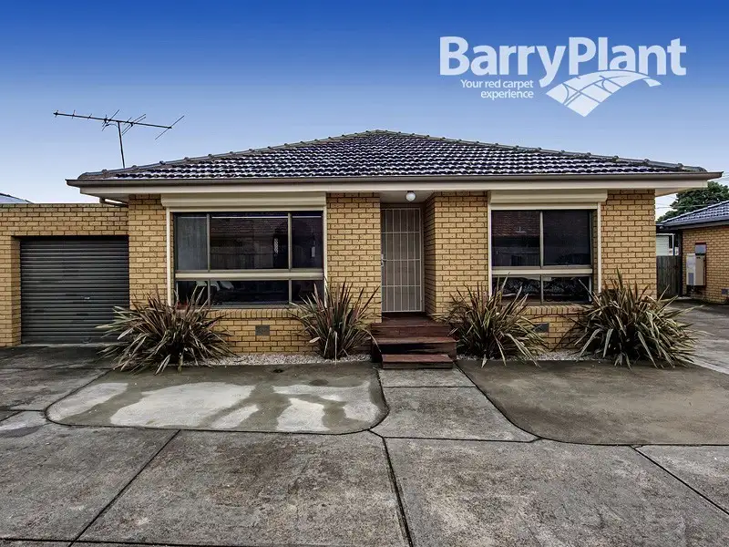 Main view of Homely unit listing, 2/77 Fox Street, St Albans VIC 3021