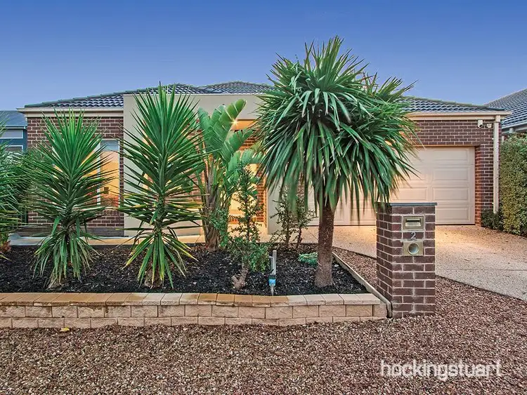 2 Pepper Tree Court, Caroline Springs VIC 3023