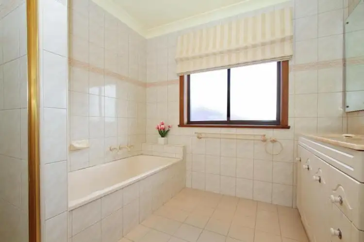 Seventh view of Homely house listing, 8 Marlock Close, Thomastown VIC 3074