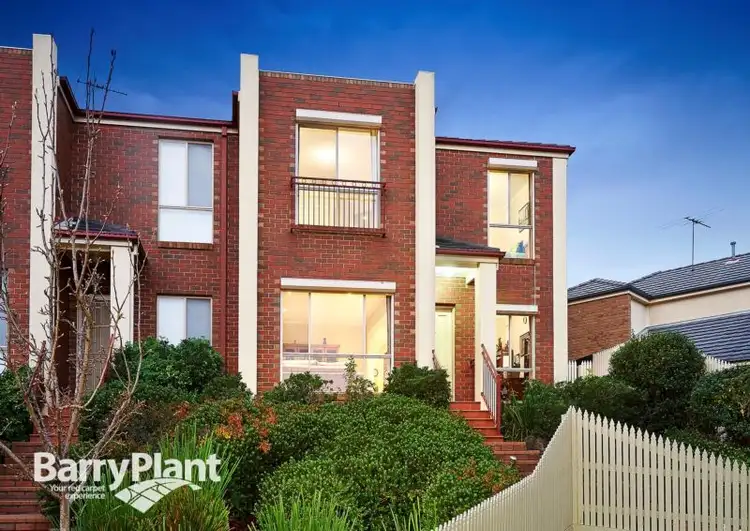 8 Vista Grove, Viewbank VIC 3084