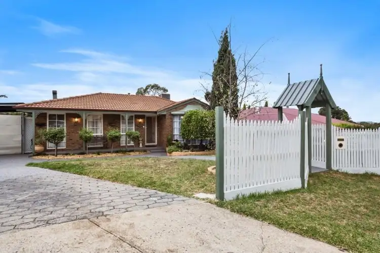 Second view of Homely house listing, 4 Bowen Court, Sunbury VIC 3429