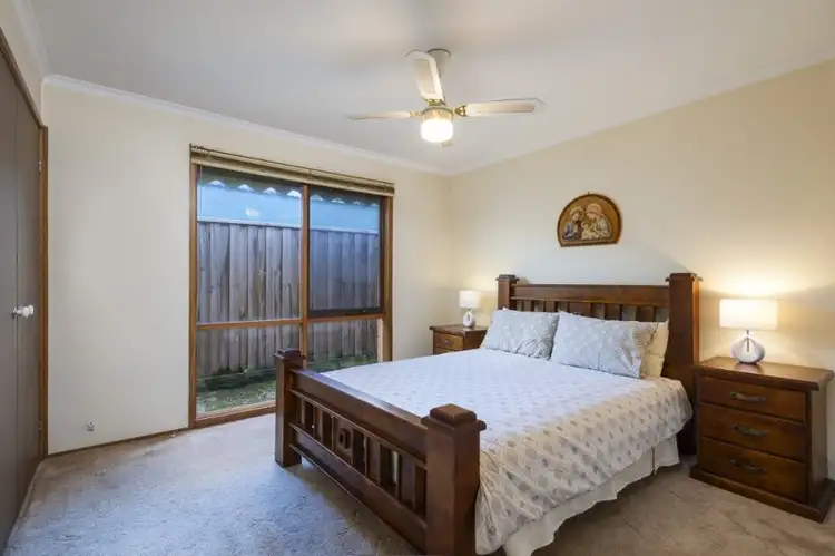 Fifth view of Homely house listing, 2 Bennett Court, Sunbury VIC 3429