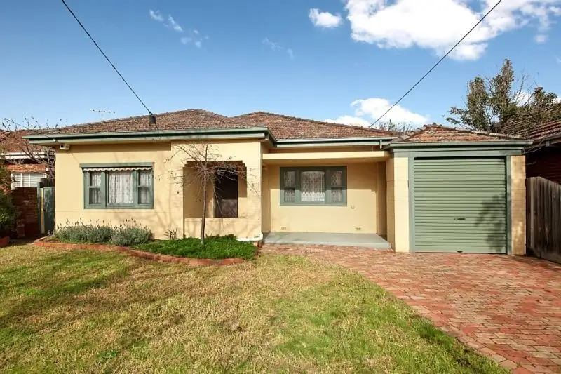 Main view of Homely house listing, 6 Seaview Avenue, Bentleigh VIC 3204