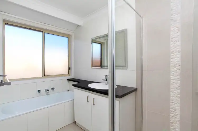Sixth view of Homely unit listing, 2 / 95 Derby Street, Tullamarine VIC 3043