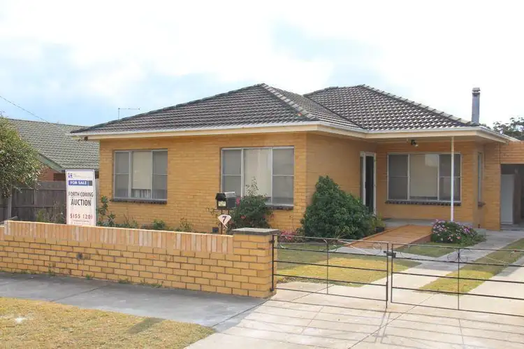 7 Jefferson Avenue, Lakes Entrance VIC 3909
