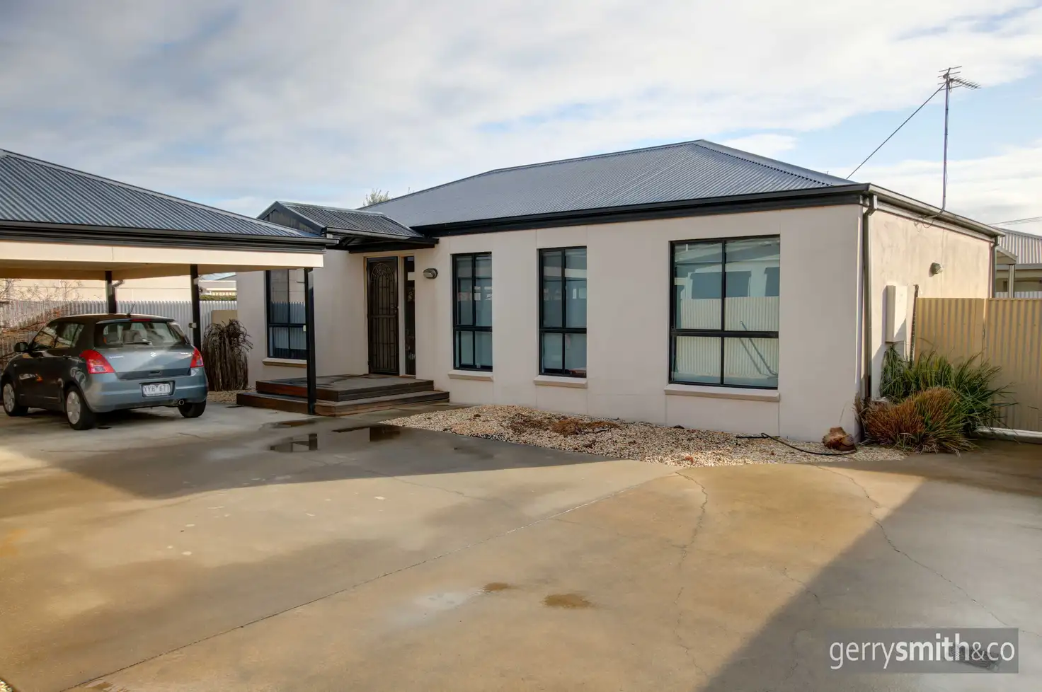 Main view of Homely townhouse listing, 2/10 Drummond Street, Horsham VIC 3400