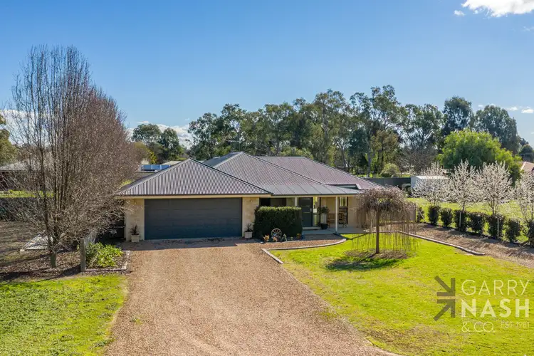 15 Jones Street, Oxley VIC 3678