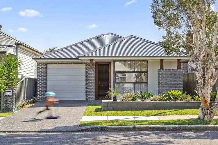 125 Dunbar Street, Stockton NSW 2295