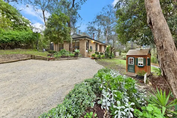 23 Orchard Avenue, Eltham North VIC 3095