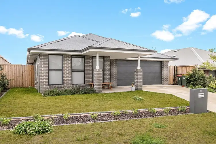11 Glauca Street, Fletcher NSW 2287