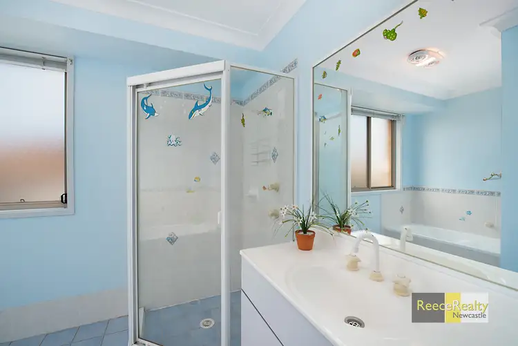 Fifth view of Homely house listing, 2 Redwood Close, Fletcher NSW 2287