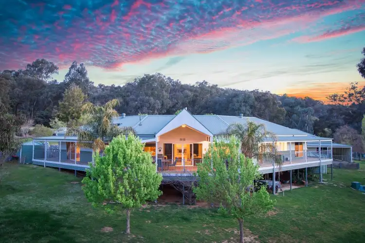 878 Pearsall Street, Hamilton Valley NSW 2641