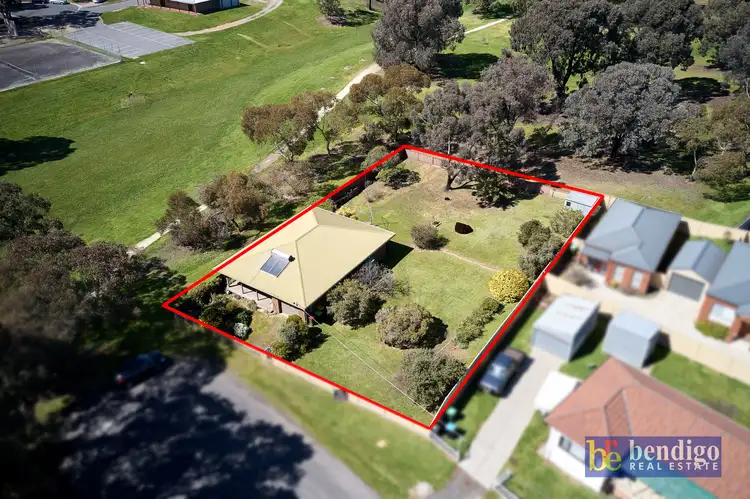 4 Cain Street, Quarry Hill VIC 3550
