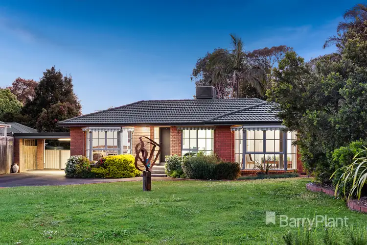 11 Dobell Place, Mooroolbark VIC 3138
